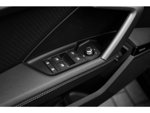 Audi A3 Sportback 40 TFSI e S edition 204PK | Panorama dak | Sonos Audio | Sfeerverlichting | Camera Acht... ActivLease financial lease