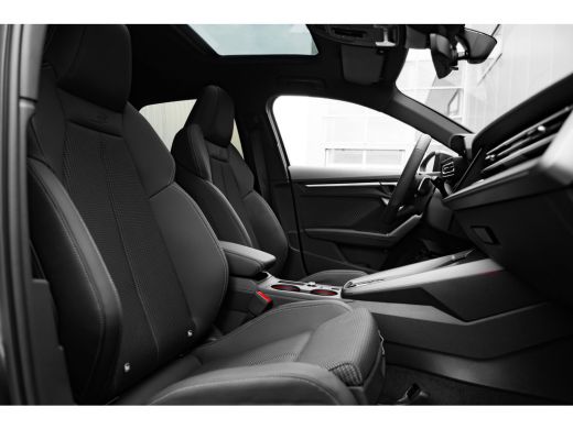 Audi A3 Sportback 40 TFSI e S edition 204PK | Panorama dak | Sonos Audio | Sfeerverlichting | Camera Acht... ActivLease financial lease