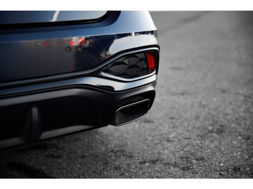 Audi A5 Avant 2.0 e-hybrid quattro S edition | Achteruitrijcamera | Extra getint glas | Lederen/microveze... ActivLease financial lease