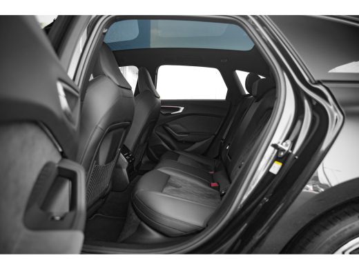 Audi A5 Avant 2.0 e-hybrid quattro S edition | Achteruitrijcamera | Extra getint glas | Lederen/microveze... ActivLease financial lease