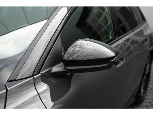 Audi A6 Avant e-tron Avant e-tron S edition | 3-spaaks stuurwiel boven en onder afgevlakt met schakelpaddels | Adaptiv... ActivLease financial lease