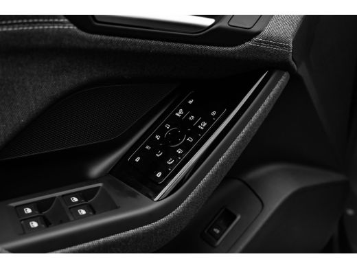 Audi A6 Avant e-tron Avant e-tron S edition | 3-spaaks stuurwiel boven en onder afgevlakt met schakelpaddels | Adaptiv... ActivLease financial lease