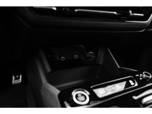 Audi A6 Avant e-tron Avant e-tron S edition | 3-spaaks stuurwiel boven en onder afgevlakt met schakelpaddels | Adaptiv... ActivLease financial lease