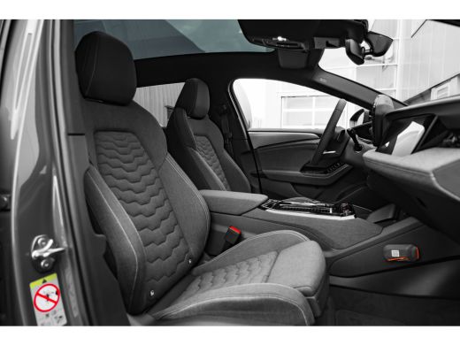 Audi A6 Avant e-tron Avant e-tron S edition | 3-spaaks stuurwiel boven en onder afgevlakt met schakelpaddels | Adaptiv... ActivLease financial lease