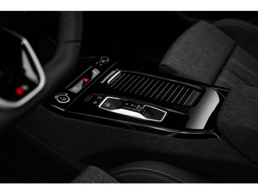 Audi Q6 e-tron S edition | Achteruitrijcamera | Adaptive cruise control | Audi sound system ActivLease financial lease