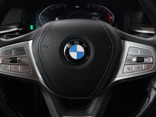 BMW 5 Serie 520i M Sport | Leder | Stoelverwarming | Carplay | 19'' | Sportstoelen | Live Cockpit | Navigatie... ActivLease financial lease