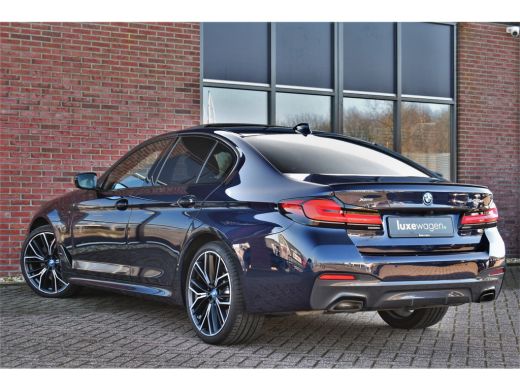 BMW 5 Serie 545e xDrive M-Sport Pano ACC HUD 20inch 360 Laser HiFi Adp-demping ActivLease financial lease