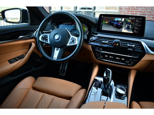 BMW 5 Serie 545e xDrive M-Sport Pano ACC HUD 20inch 360 Laser HiFi Adp-demping ActivLease financial lease