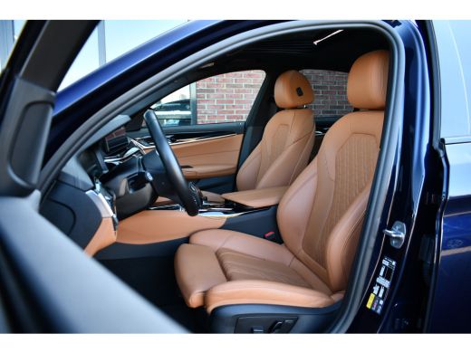 BMW 5 Serie 545e xDrive M-Sport Pano ACC HUD 20inch 360 Laser HiFi Adp-demping ActivLease financial lease