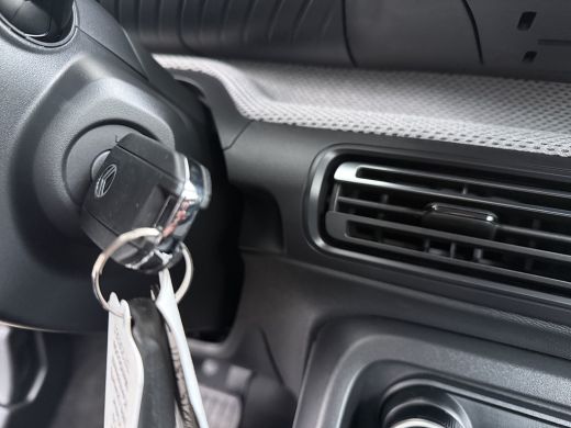 Citroën &euml;-C3 Business | Boordlader 11kW - 3 fasen | Dagrijverlichting | Draadloze telefoonlader ActivLease financial lease