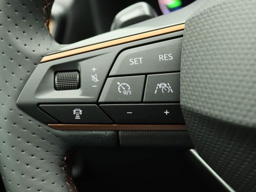 CUPRA Formentor 1.4 e-Hybrid Adrenaline 204PK DSG Panoramadak, achteruitrijcamera, keyless, side assist, alarm, 1... ActivLease financial lease