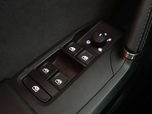 CUPRA Leon 1.5 eHybrid Business | Stoelverwarming | Adaptive cruise | Camera | Carplay | Sportstoelen | Matr... ActivLease financial lease