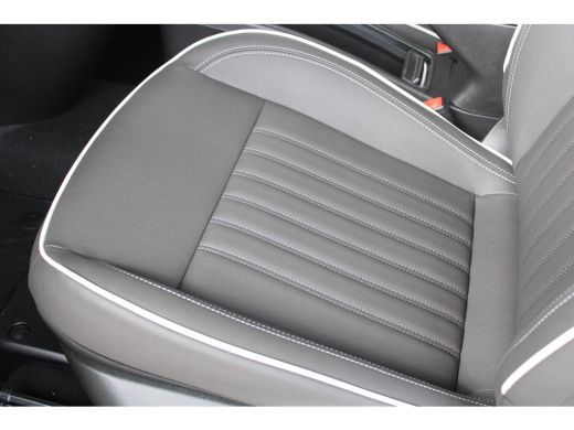 Fiat 500 La Prima | Panoramadak | Lederen bekleding | JBL-audio | 17` lichtmetalen velgen | ActivLease financial lease
