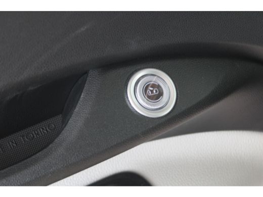 Fiat 500 La Prima | Panoramadak | Lederen bekleding | JBL-audio | 17` lichtmetalen velgen | ActivLease financial lease
