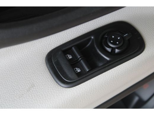 Fiat 500 La Prima | Panoramadak | Lederen bekleding | JBL-audio | 17` lichtmetalen velgen | ActivLease financial lease