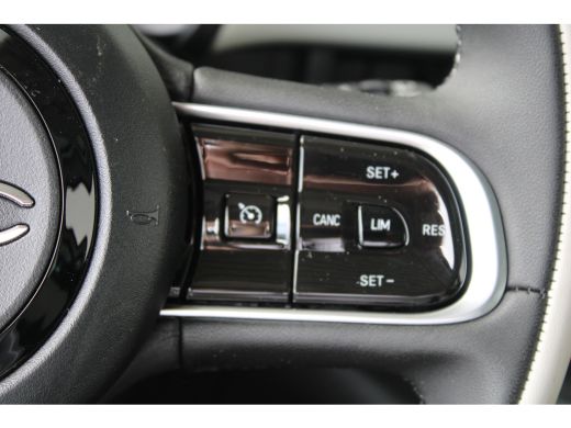 Fiat 500 La Prima | Panoramadak | Lederen bekleding | JBL-audio | 17` lichtmetalen velgen | ActivLease financial lease