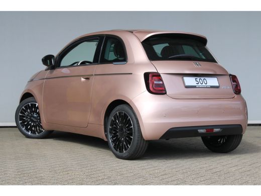 Fiat 500 La Prima | Panoramadak | Lederen bekleding | JBL-audio | 17` lichtmetalen velgen | ActivLease financial lease