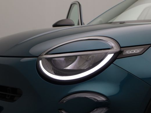 Fiat 600 1.2 Hybrid La Prima | Achteruitrijcamera | Airco (automatisch) | Apple Carplay/Android Auto|telef... ActivLease financial lease
