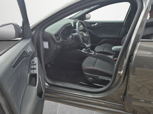 Ford Focus 1.0 125pk ST Line | B&O | Adaptive Cruise | Winter Pack | All Season | ActivLease financial lease