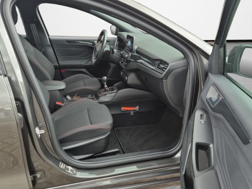 Ford Focus 1.0 125pk ST Line | B&O | Adaptive Cruise | Winter Pack | All Season | ActivLease financial lease