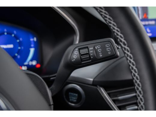 Ford Focus 1.0 EcoBoost Titanium X Business | 100% dealer o.h. | Afneembare trekhaak | Winter-pack | Privacy... ActivLease financial lease