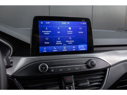 Ford Focus 1.0 EcoBoost Titanium X Business | 100% dealer o.h. | Afneembare trekhaak | Winter-pack | Privacy... ActivLease financial lease