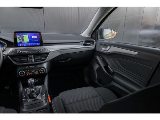 Ford Focus 1.0 EcoBoost Titanium X Business | 100% dealer o.h. | Afneembare trekhaak | Winter-pack | Privacy... ActivLease financial lease