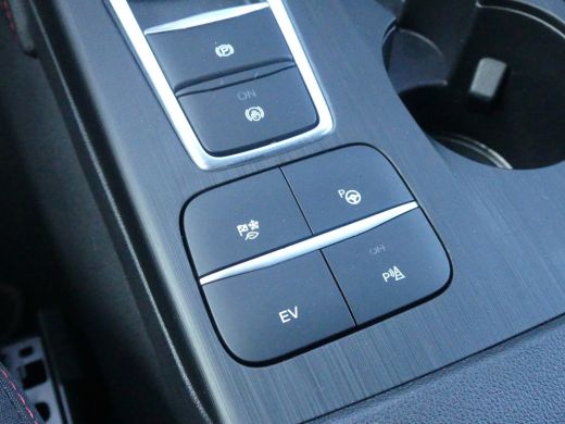 Ford Kuga 2.5 PHEV 225PK ST-Line | TREKHAAK | ADAPTIVE CRUISE | DODEHOEKDETECTIE | CAMERA | PARKEERSENSOREN... ActivLease financial lease