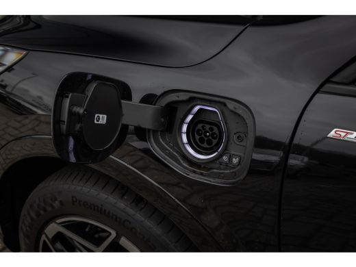 Ford Kuga 2.5 PHEV ST-Line | Panoramadak | 19'' | LED | Camera | Winter-pack | Standkachel | Keyless | Priv... ActivLease financial lease