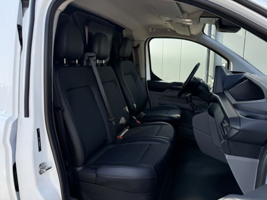 Ford Transit Custom 2.0 TDCI 136 PK TREND / L2H1 / 19" LMV / LED / 43.940 KM !! / 2.740 KG AHG / CAMERA / CRUISE / 3 ... ActivLease financial lease