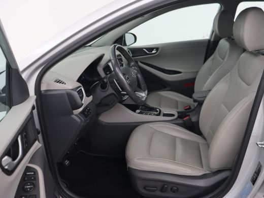 Hyundai IONIQ 1.6 GDI PHEV Premium | Stoelventilatie | Leder | Adaptive cruise | Bi-Xenon | Achterbankverwarmin... ActivLease financial lease