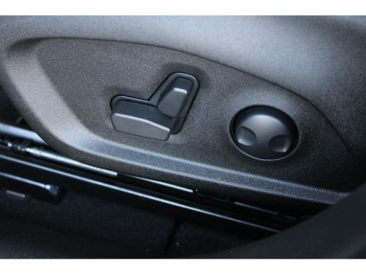 Jeep Renegade 1.5T 130PK e-HYBRID S AUTOMAAT | 19` lichtmetalen velgen  | Adaptieve Cruise control | Ledere Bek... ActivLease financial lease