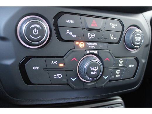 Jeep Renegade 1.5T 130PK e-HYBRID S AUTOMAAT | 19` lichtmetalen velgen  | Adaptieve Cruise control | Ledere Bek... ActivLease financial lease