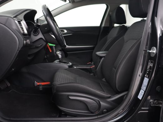 Kia Ceed 1.4 T-GDi DynamicLine | Automaat | Camera | Trekhaak | Carplay | Navigatie | Climate control | DA... ActivLease financial lease