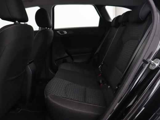 Kia Ceed 1.4 T-GDi DynamicLine | Automaat | Camera | Trekhaak | Carplay | Navigatie | Climate control | DA... ActivLease financial lease
