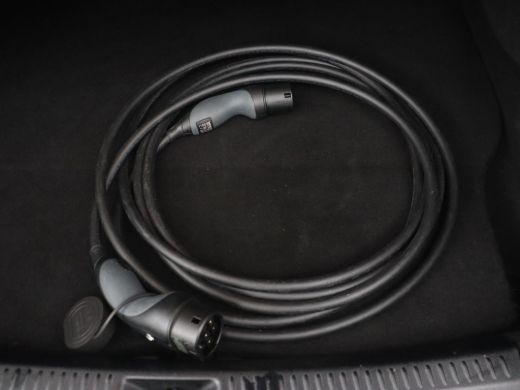 Mercedes-Benz A-Klasse 250e AMG Limited | Carplay | Stoelverwarming | Leder/Alcantara | Widescreen | Sfeerverlichting | ... ActivLease financial lease