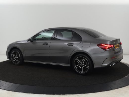Mercedes-Benz A-Klasse 250e AMG Limited | Carplay | Stoelverwarming | Leder/Alcantara | Widescreen | Sfeerverlichting | ... ActivLease financial lease