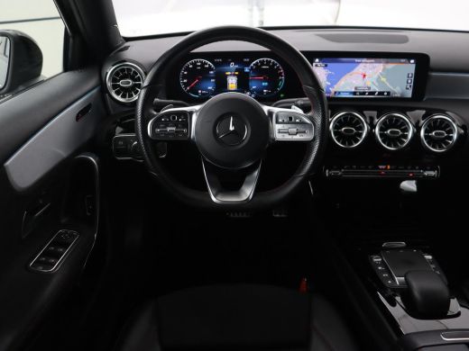 Mercedes-Benz A-Klasse 250e AMG Limited | Carplay | Stoelverwarming | Leder/Alcantara | Widescreen | Sfeerverlichting | ... ActivLease financial lease
