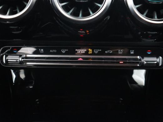 Mercedes-Benz A-Klasse 250e AMG Limited | Carplay | Stoelverwarming | Leder/Alcantara | Widescreen | Sfeerverlichting | ... ActivLease financial lease