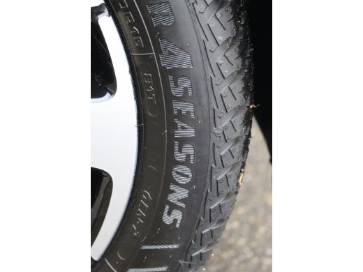 Peugeot 108 1.0 e-VTi Allure | Carplay | Camera | LMV | DAB | Bluetooth | Climate Controle | | Carplay | Came... ActivLease financial lease