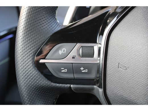 Peugeot 208 Hybrid 100 e-DCS6 GT | Automaat | Navi by app | Camera | Apple carplay | 14.000km | ActivLease financial lease