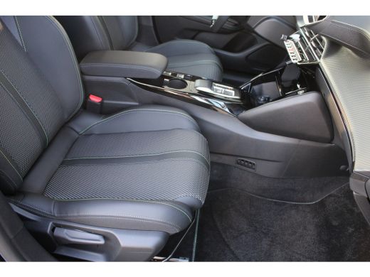 Peugeot 208 Hybrid 100 e-DCS6 GT | Automaat | Navi by app | Camera | Apple carplay | 14.000km | ActivLease financial lease