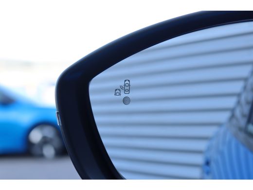 Peugeot 208 HYBRID 110PK GT PACK AUTOMAAT / NAVI / LEDER / CLIMA / PDC / 17" LMV / CAMERA / KEYLESS / ADAPT. ... ActivLease financial lease