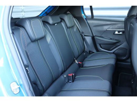 Peugeot 208 HYBRID 110PK GT PACK AUTOMAAT / NAVI / LEDER / CLIMA / PDC / 17" LMV / CAMERA / KEYLESS / ADAPT. ... ActivLease financial lease