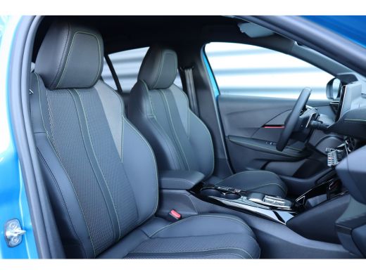 Peugeot 208 HYBRID 110PK GT PACK AUTOMAAT / NAVI / LEDER / CLIMA / PDC / 17" LMV / CAMERA / KEYLESS / ADAPT. ... ActivLease financial lease