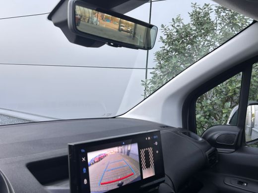 Peugeot Partner 1.5 BlueHDi 100 S&S L1 Camera | Digitale Binnenspiegel | Camera | Houten Laadvloer | Cruise | DAB... ActivLease financial lease