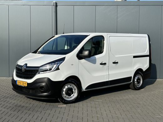 Renault Trafic 2.0 dCi 120 PK / L1H1 / 1e EIG. / 80.067 KM !! / 2x SCHUIFDEUR / TREKHAAK / AIRCO / CRUISE / NAVI ActivLease financial lease