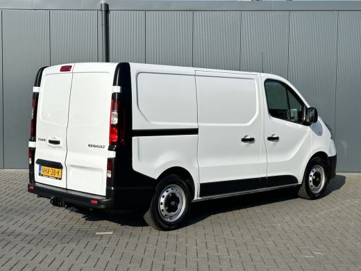 Renault Trafic 2.0 dCi 120 PK / L1H1 / 1e EIG. / 80.067 KM !! / 2x SCHUIFDEUR / TREKHAAK / AIRCO / CRUISE / NAVI ActivLease financial lease