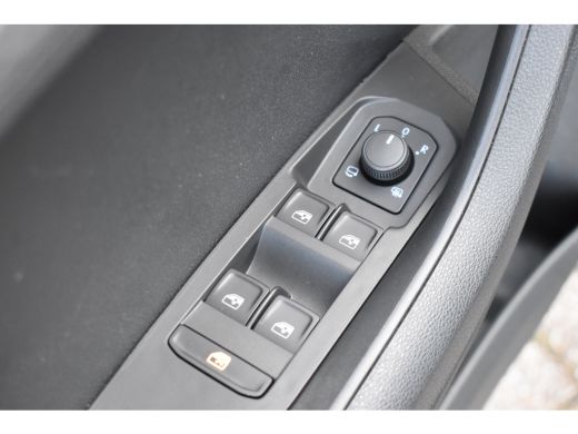 Skoda Karoq 1.5 TSI 150PK DSG-7 Business Edition | TREKHAAK | CAMERA | NAVIGATIE | LED | KEYLESS | VERLENGDE ... ActivLease financial lease