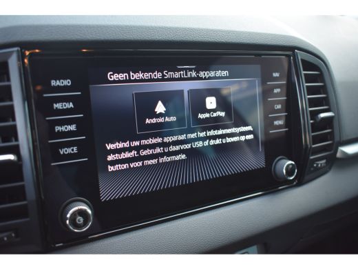 Skoda Karoq 1.5 TSI 150PK DSG-7 Business Edition | TREKHAAK | CAMERA | NAVIGATIE | LED | KEYLESS | VERLENGDE ... ActivLease financial lease